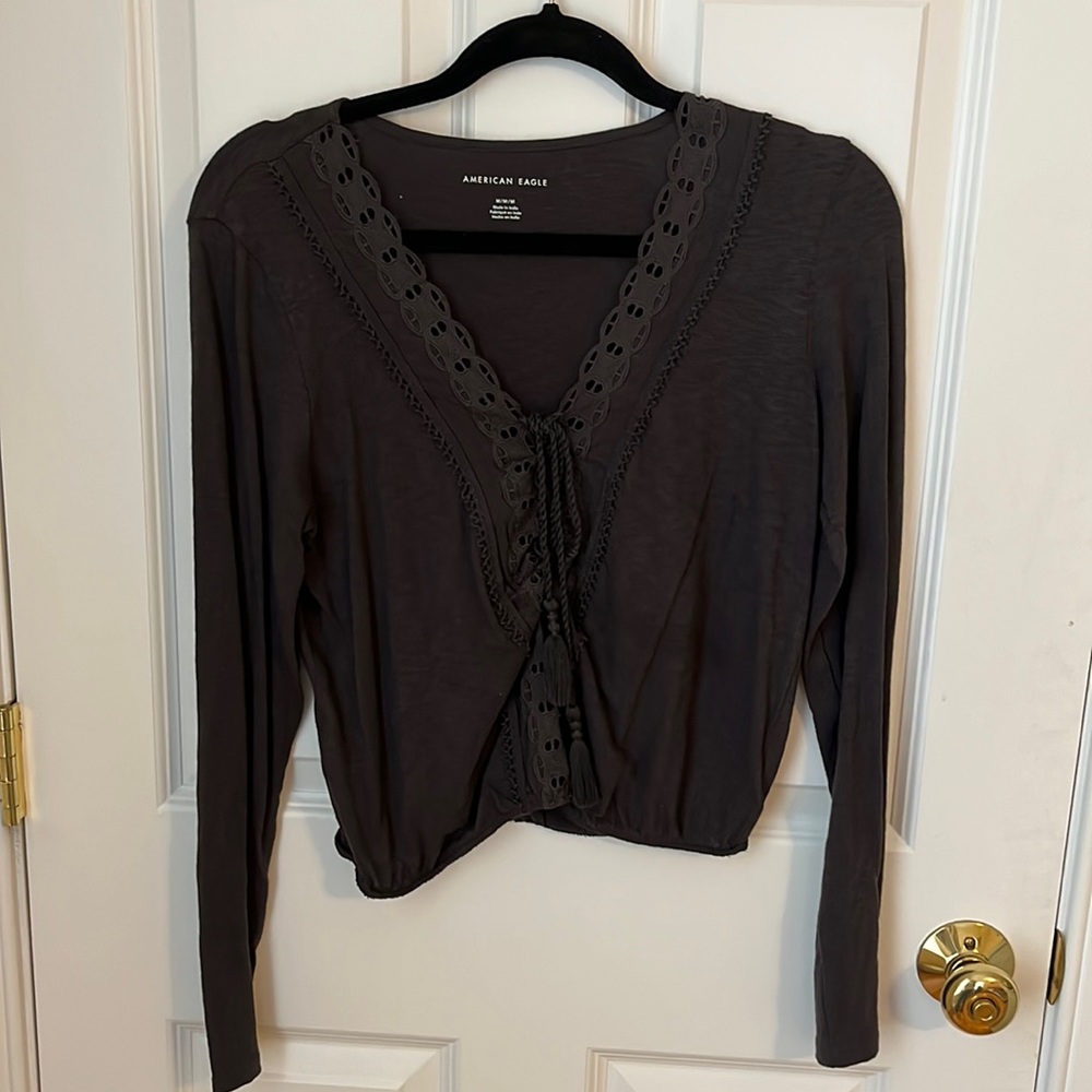 American Eagle V- Neck Long Sleeve
